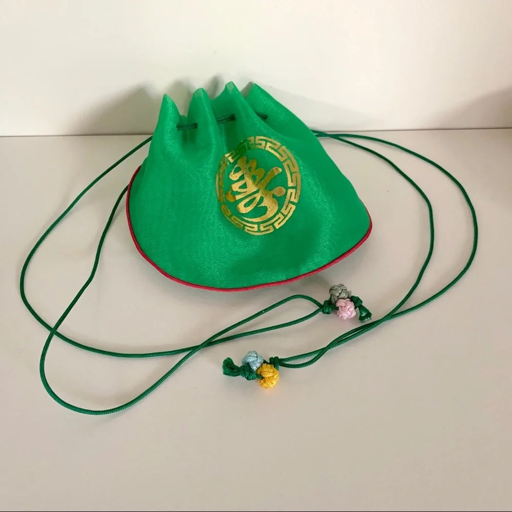 Hold 90’s vintage pouch